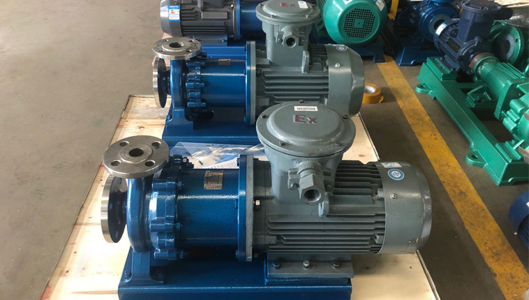 TMC-P stainless steel magnetic pump. 