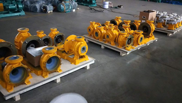Thirty corrosion-resistant magnetic pumps are sent to India, custom paint.