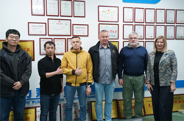 Russian customers came to our factory for in-depth inspection and established cooperation intentions