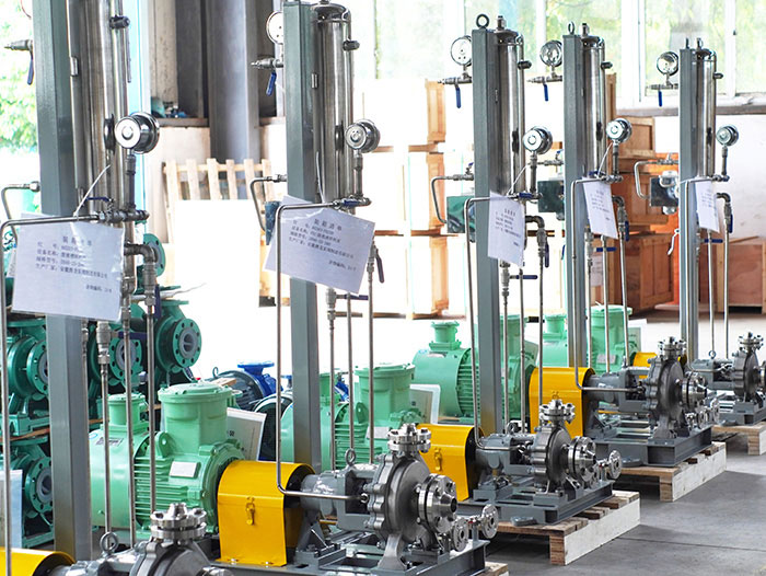 Stainless steel centrifugal pump equipped with Plan53A mechanical seal flushing solution