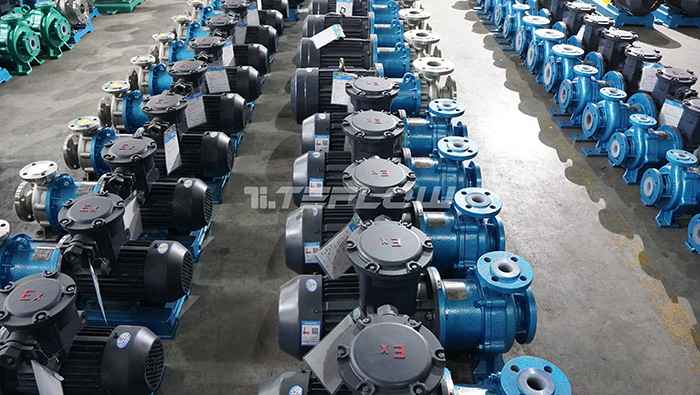 Magnetic pump for transporting lye and ethanol